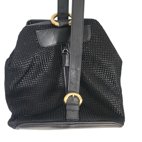 MONDANI New York Black Sling Backpack - Picture 7 of 13